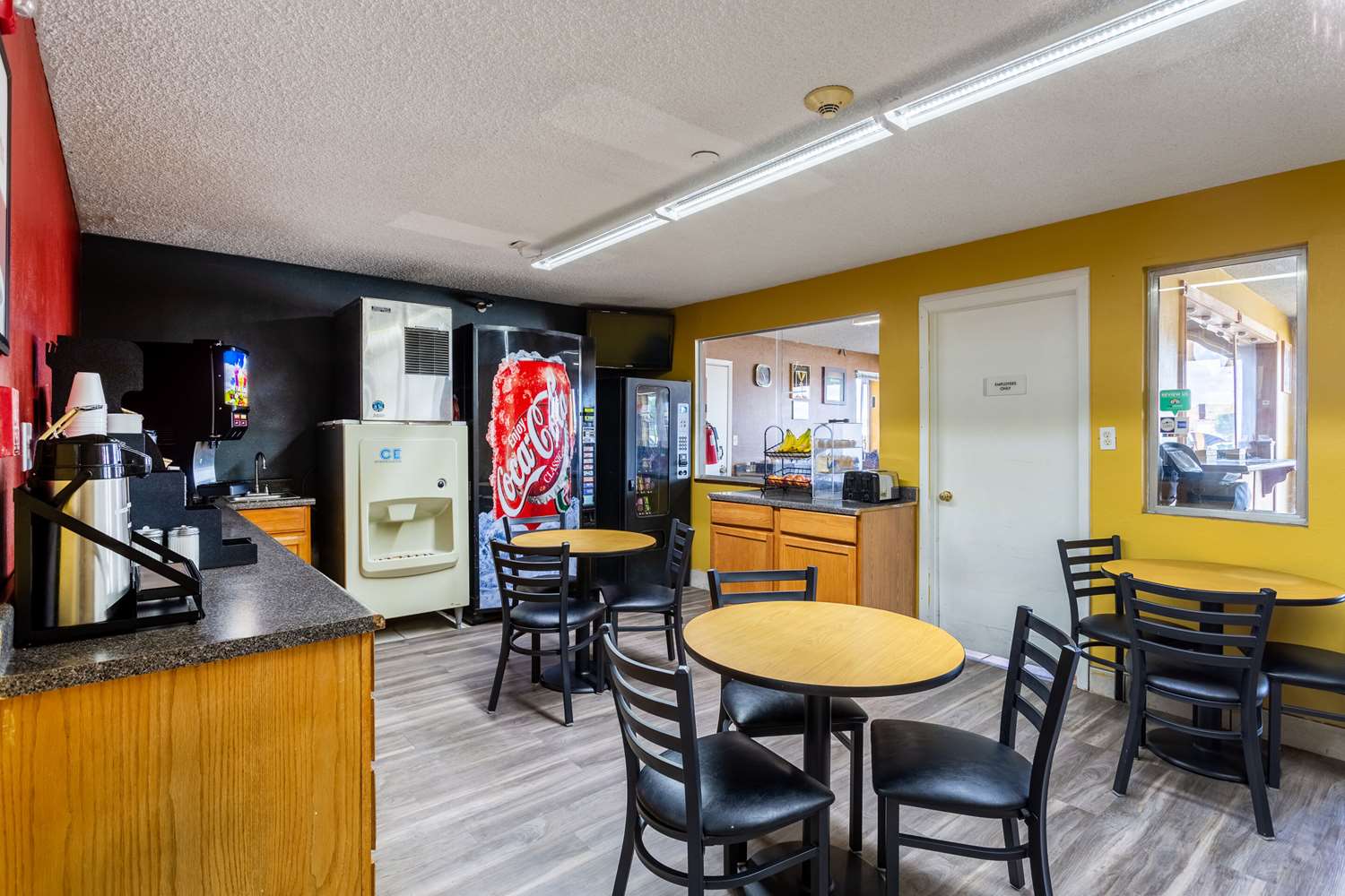 Econo Lodge Gallup West 19/24