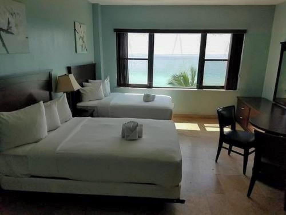 Ocean Front Casablanca Studios with FULL KITCHENS & Beach access By BL Rentals 13/50