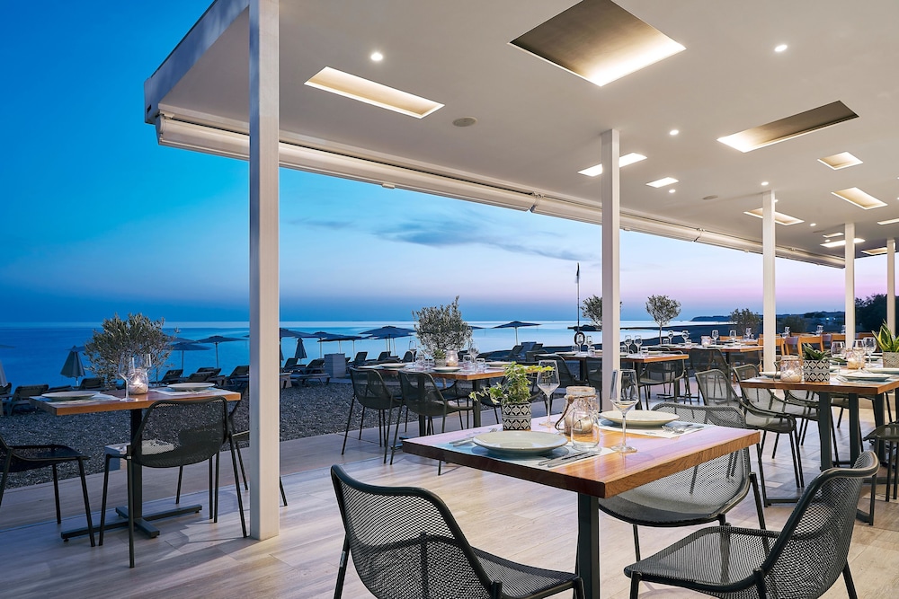 CHC Coriva Beach Hotel and Bungalows 61/75