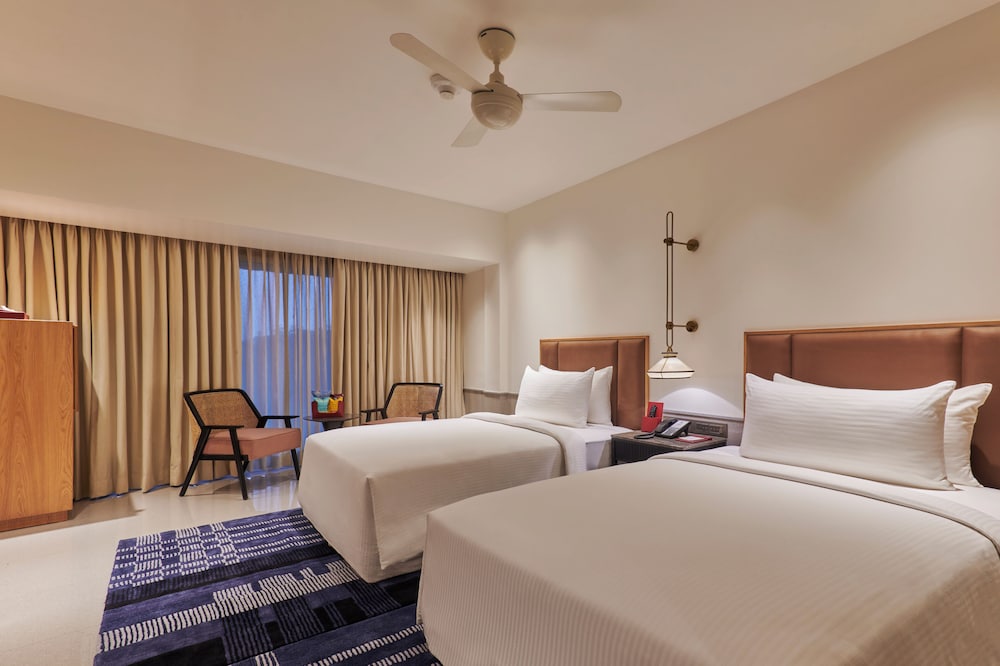 Room, Twin Beds, Valley View