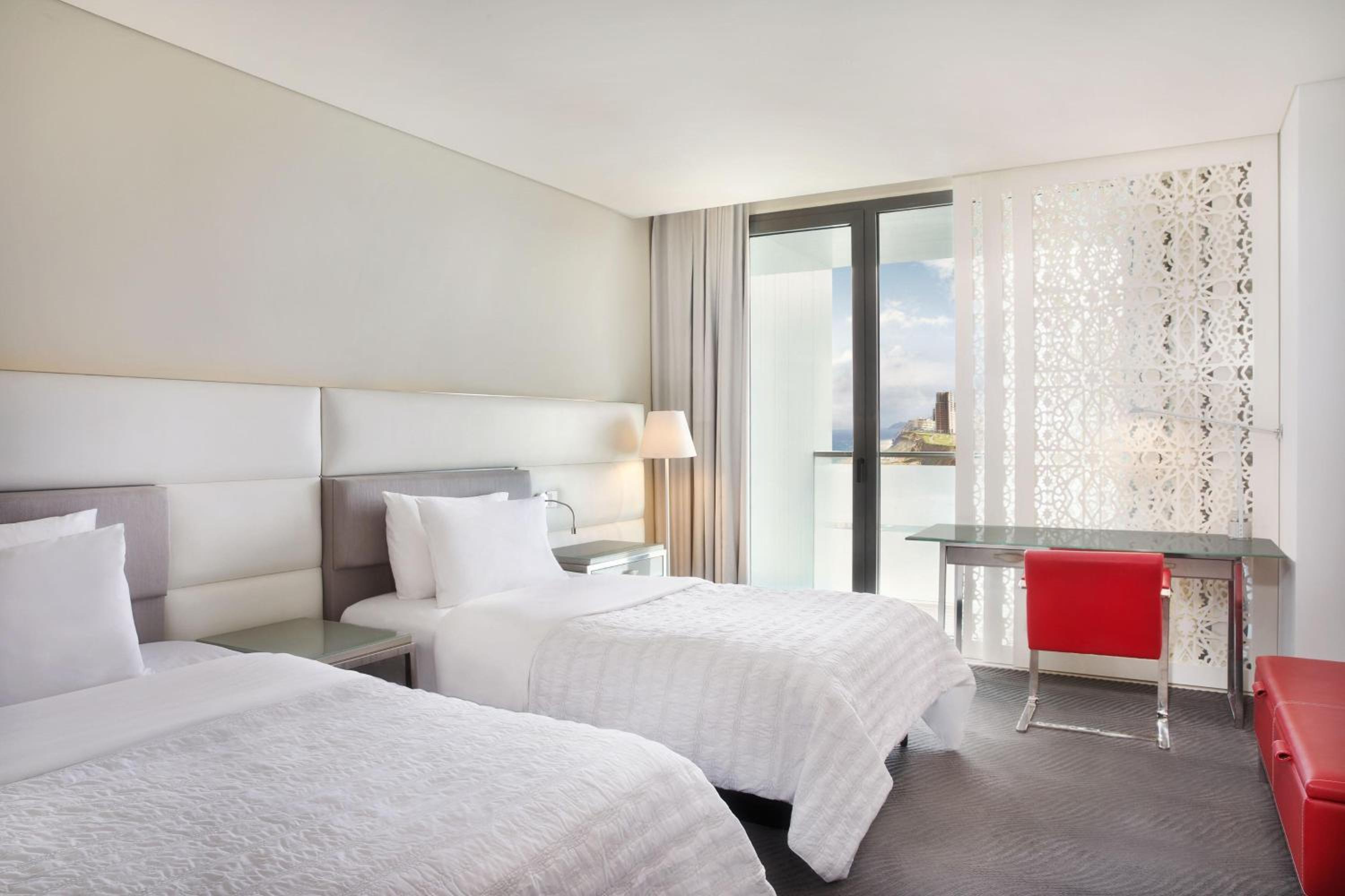 Club, Guest Room, Twin Beds, Club Floor