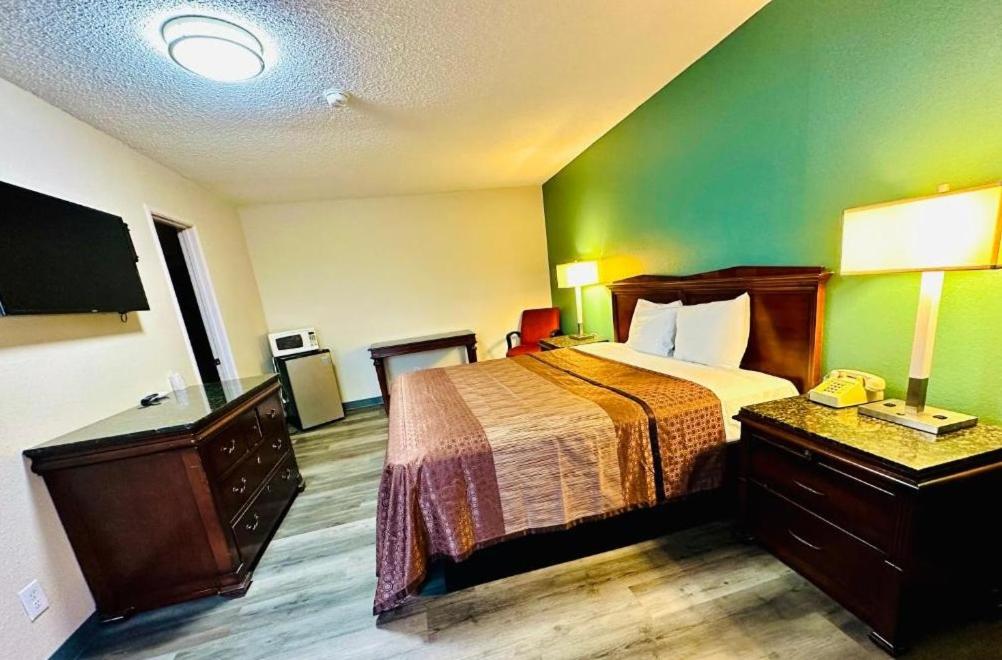 Kings Inn Motel 6/18