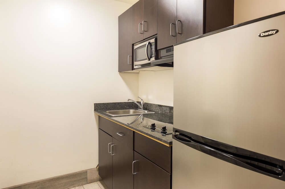 Motel6 Greenville, SC 59/60