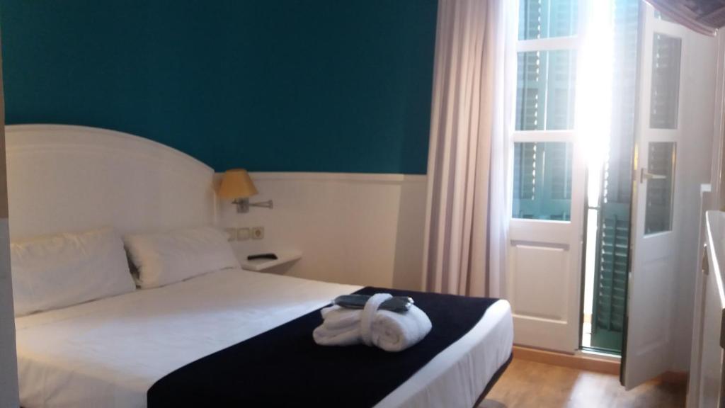 Standard, Double or Twin Bed