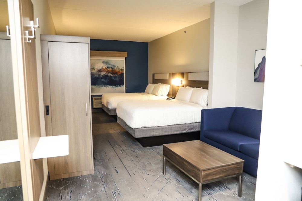Suite, 2 Queen Beds, Extra Floor Space