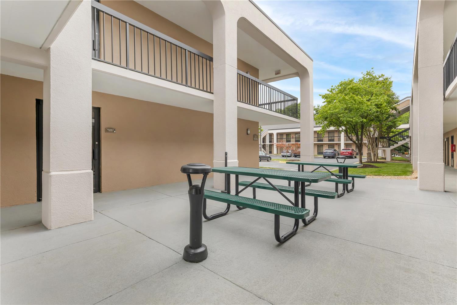 Best Western Dulles Airport Inn 12/23