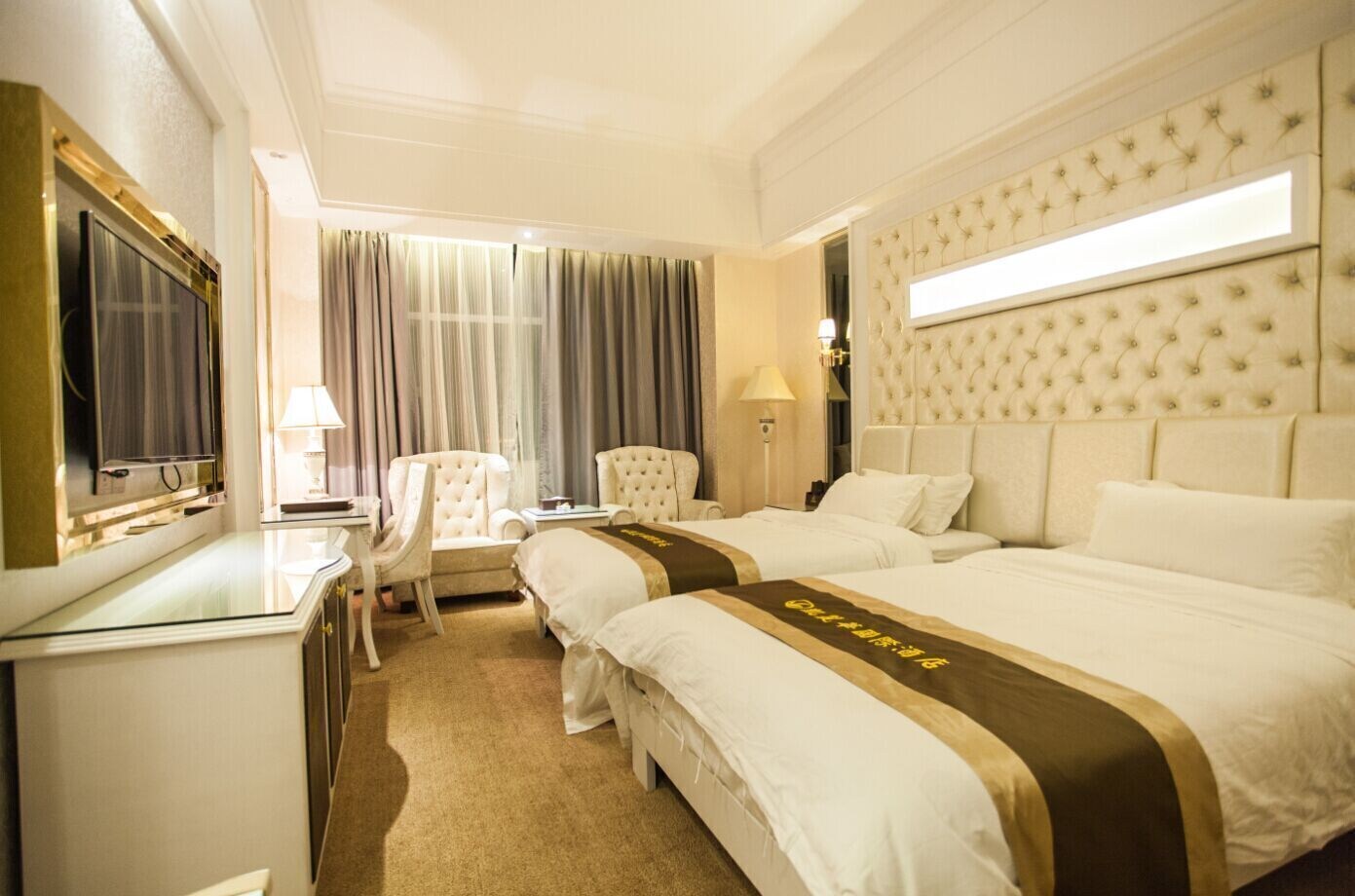 BUSINESS, TWIN BEDS
