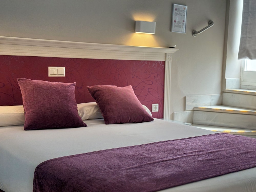 Room, Double Bed, Pool Access