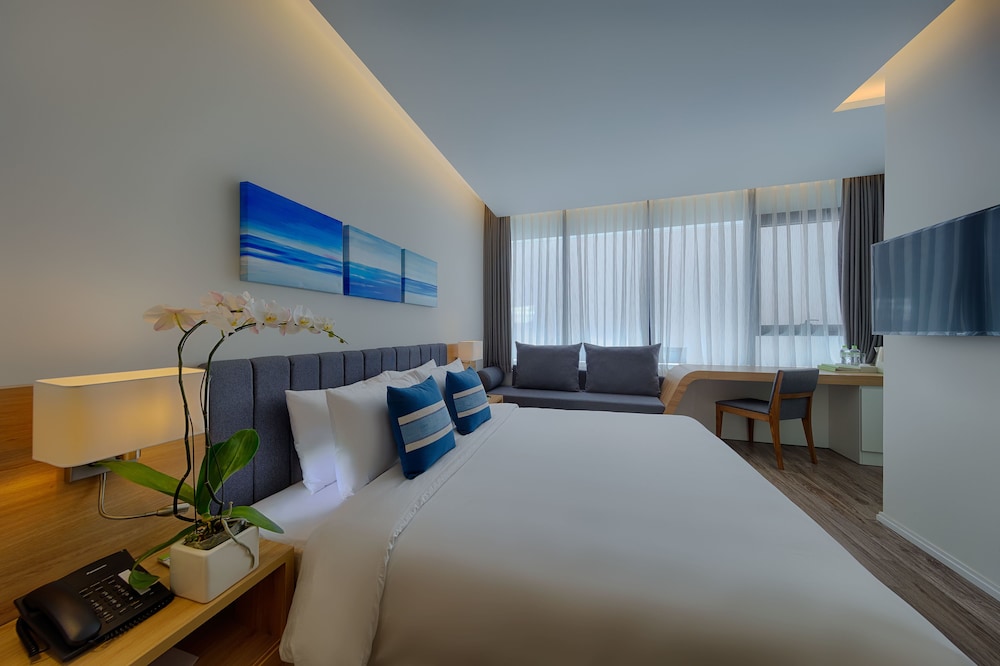 غرفة ديلوكس بسرير كوين، Parosand Danang Hotel 8/10