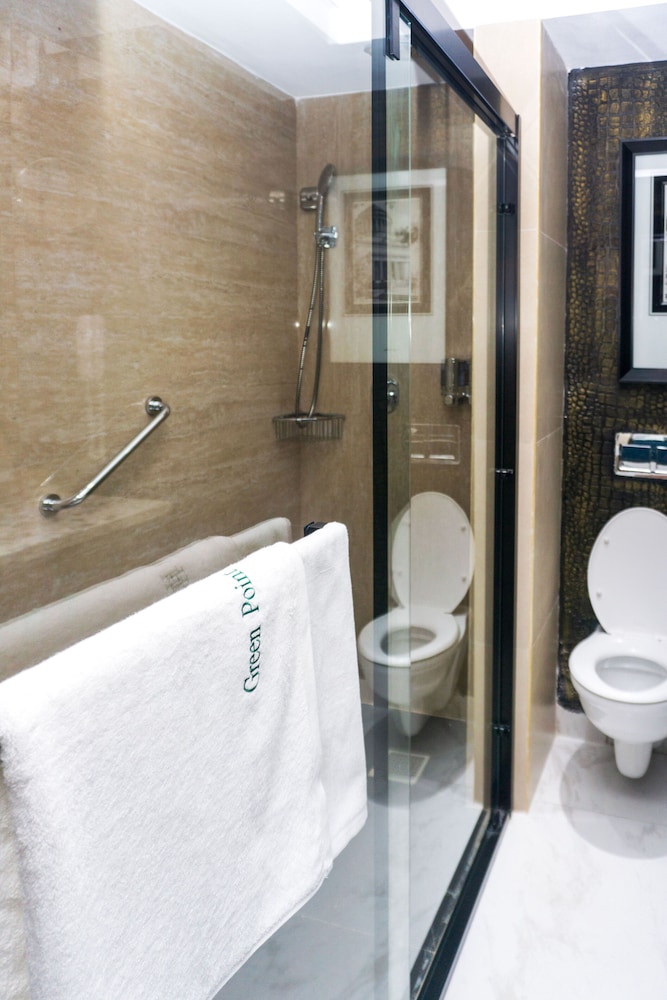 Green Point Hotel 44/50