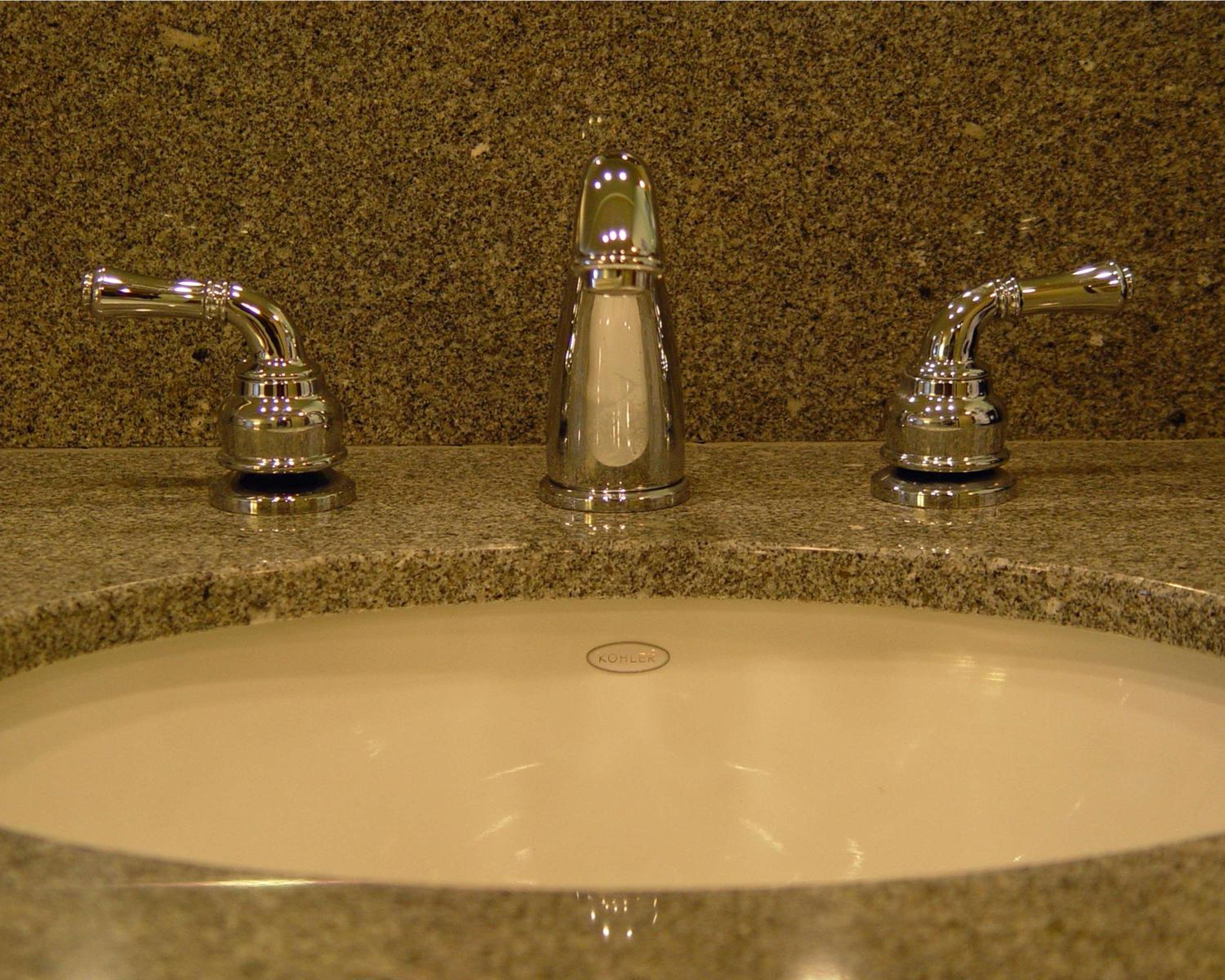 Room, Queen Bed, Sofa, Bathtub, Accessible, Best Western Snowcap Lodge 6/6