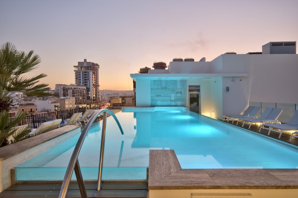 Valentina Hotel 47/50