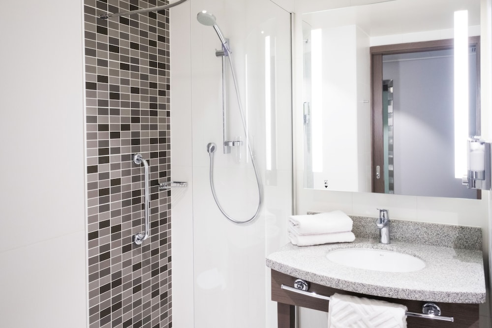 HAMPTON BY HILTON ABERDEEN AIRPORT 7/46