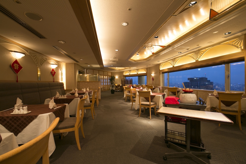 Shin Osaka Washington Hotel Plaza 45/52