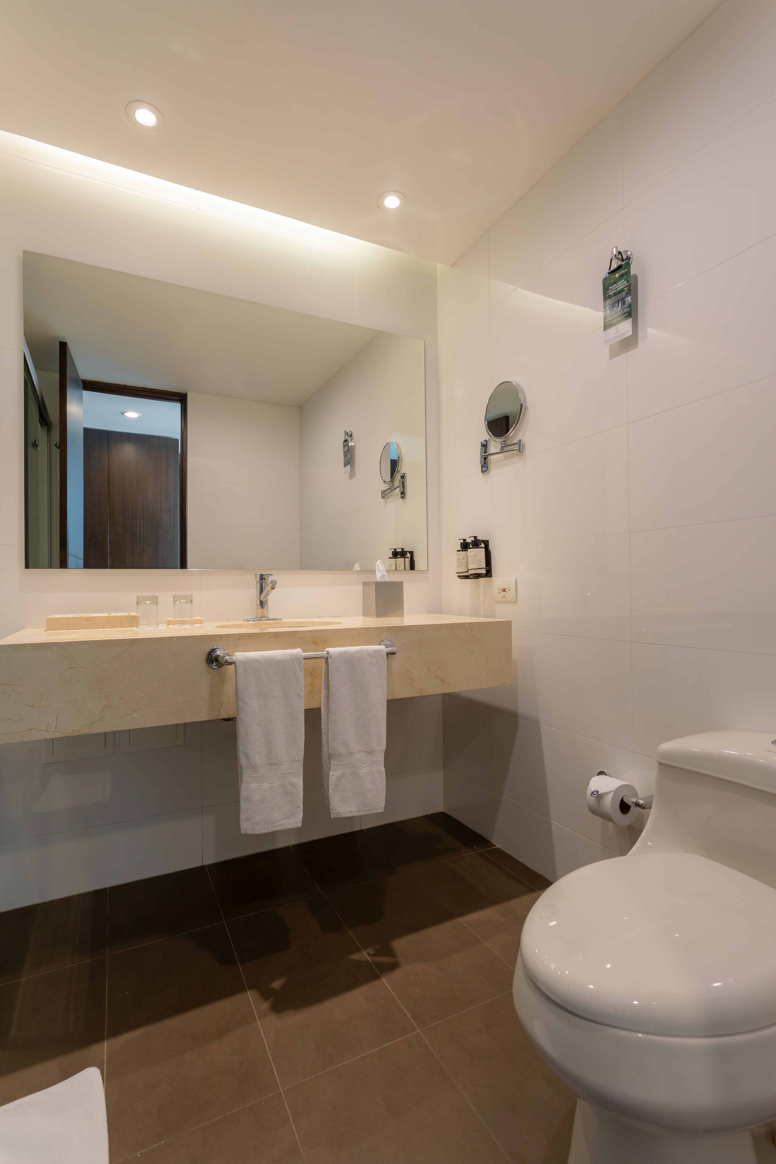 JUNIOR SUITE, KING BED