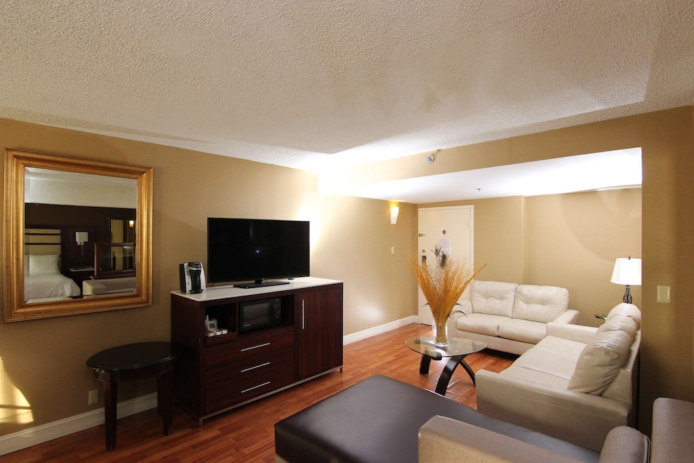 Holiday Inn Piscataway Somerset (Ex Radisson Hotel Piscataway) 52/81