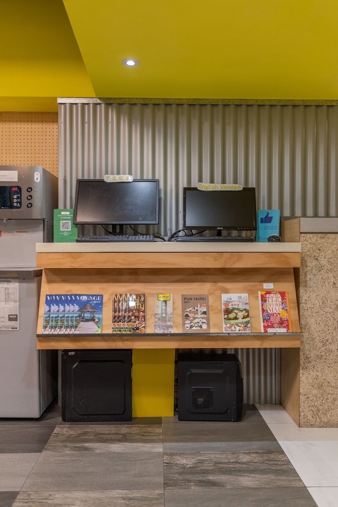 Bouti City Capsule Inn Hostel 3/20