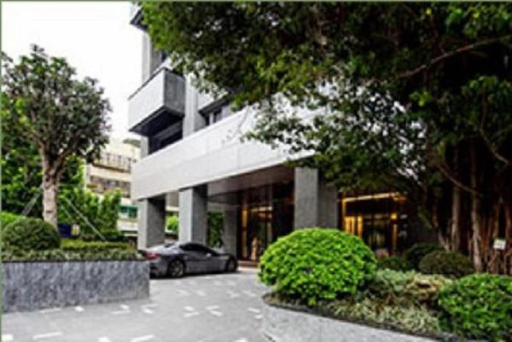 JSL hotel 64/70