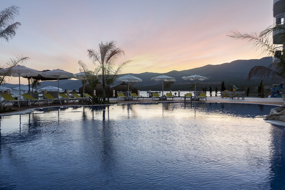Marpessa Blue Beach Hotel 48/50