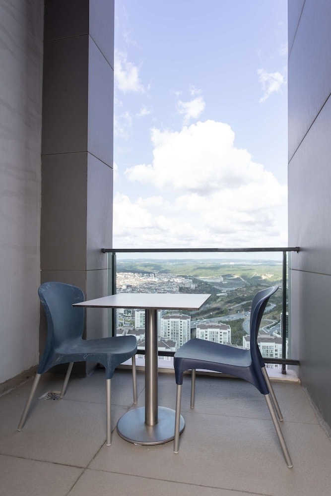 Radisson Residences Avrupa Tem Istanbul 44/66