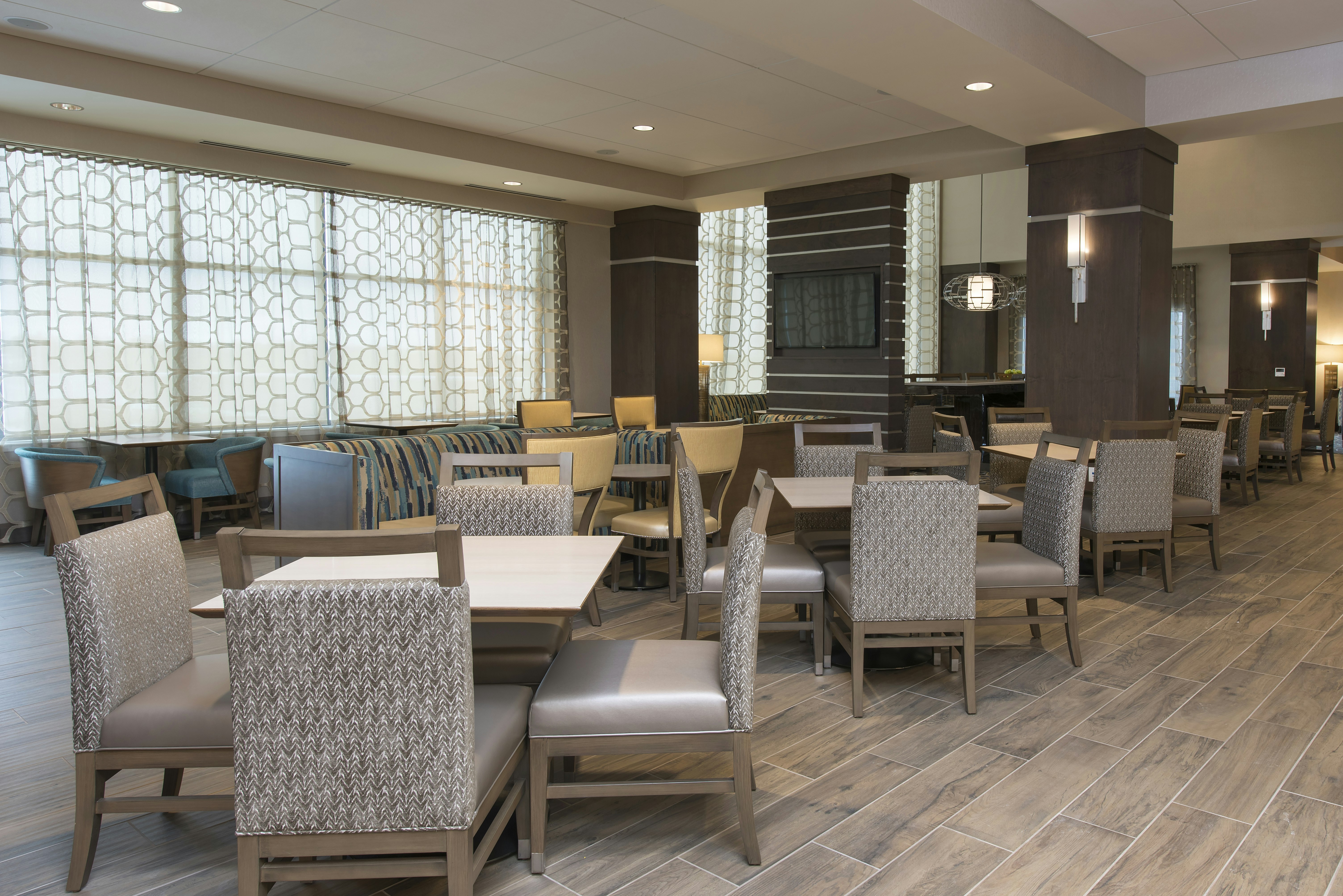 Hampton Inn and Suites Grand Rapids Downtown 42/61