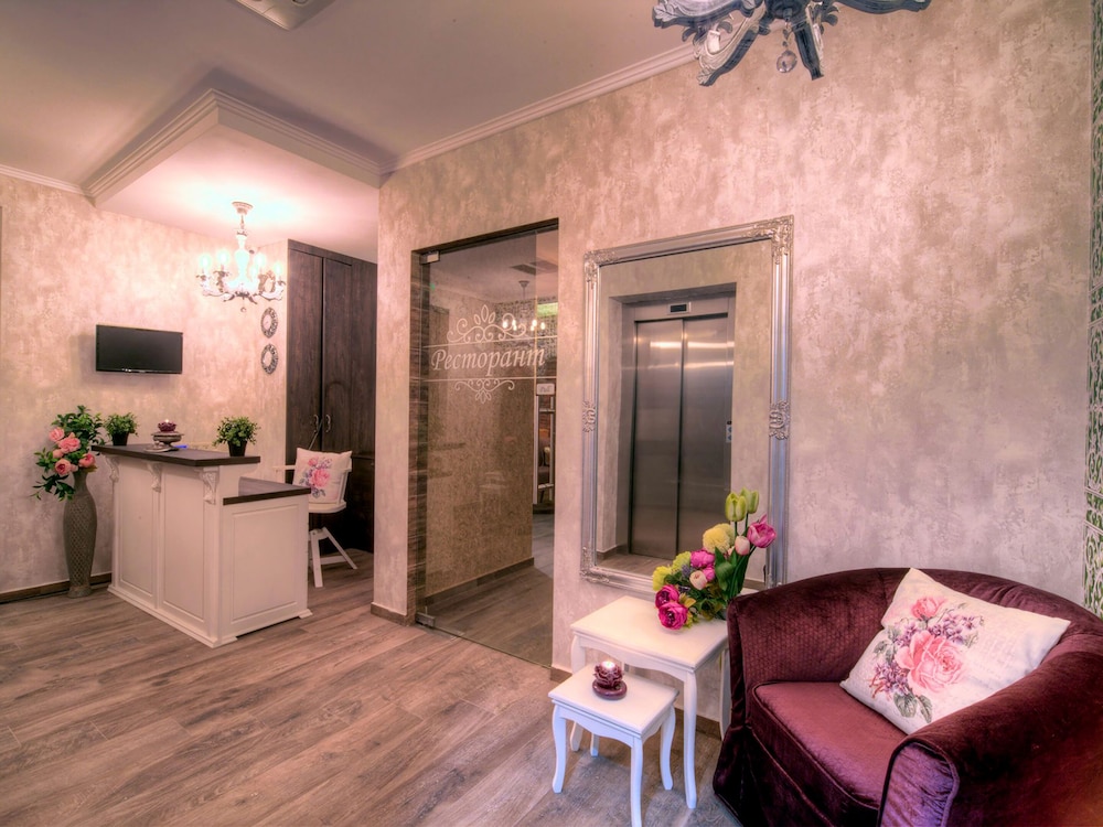 Family Hotel Agoncev 23/41