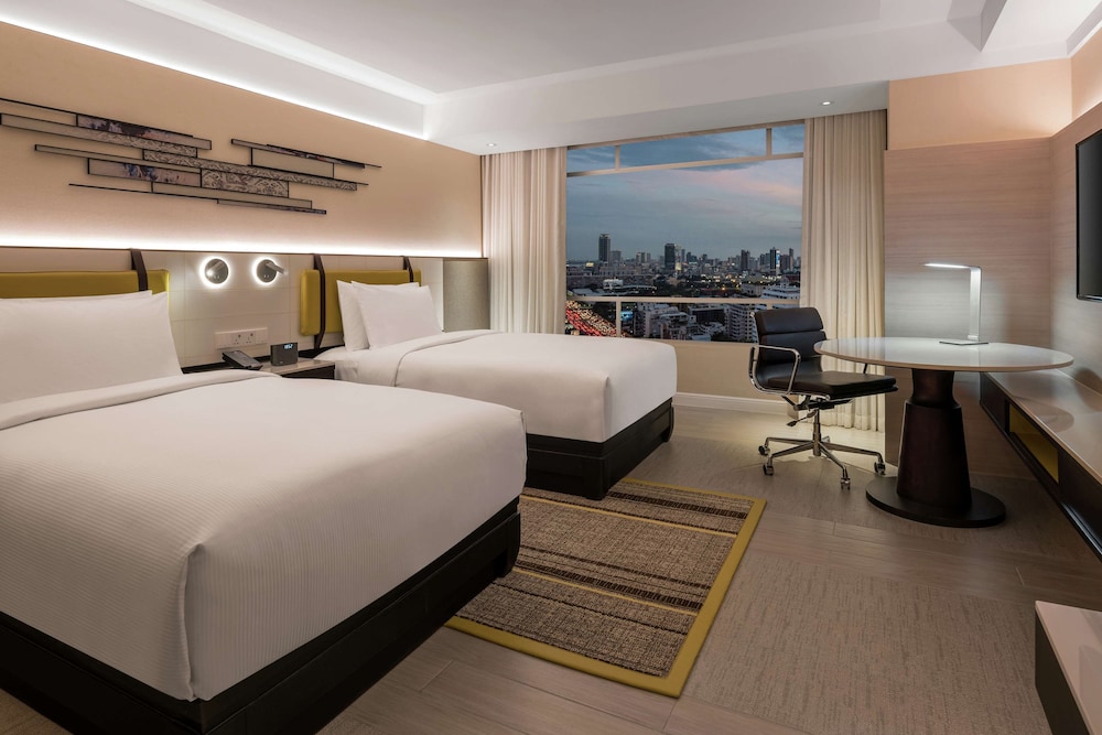 Doubletree By Hilton Bangkok Ploenchit As Formerly Majestic Grande Sukhumvit 18/51