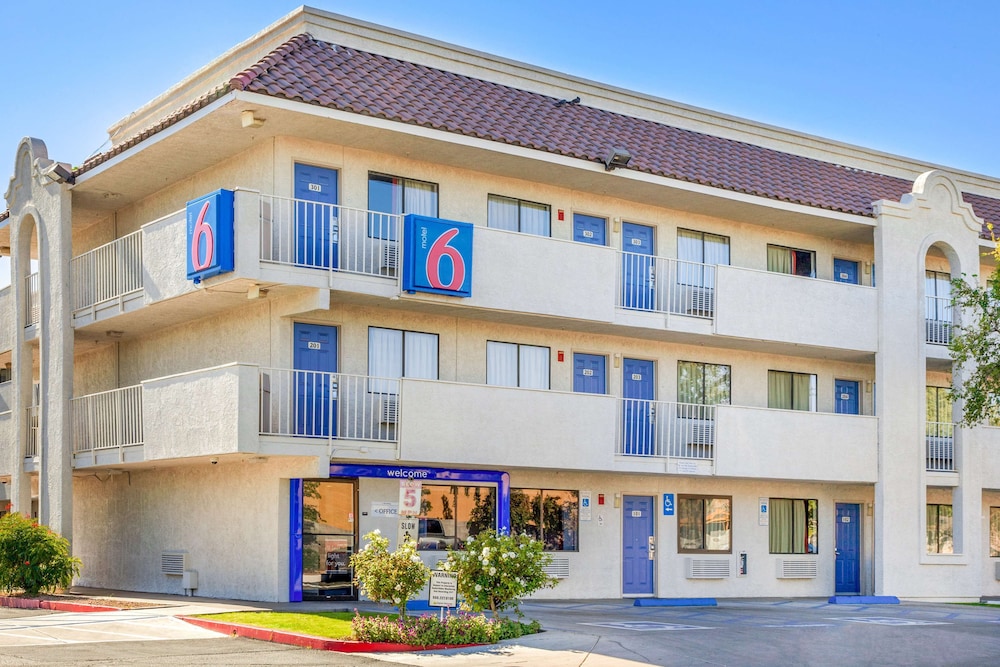 Motel6 Phoenix, AZ - West 37/45