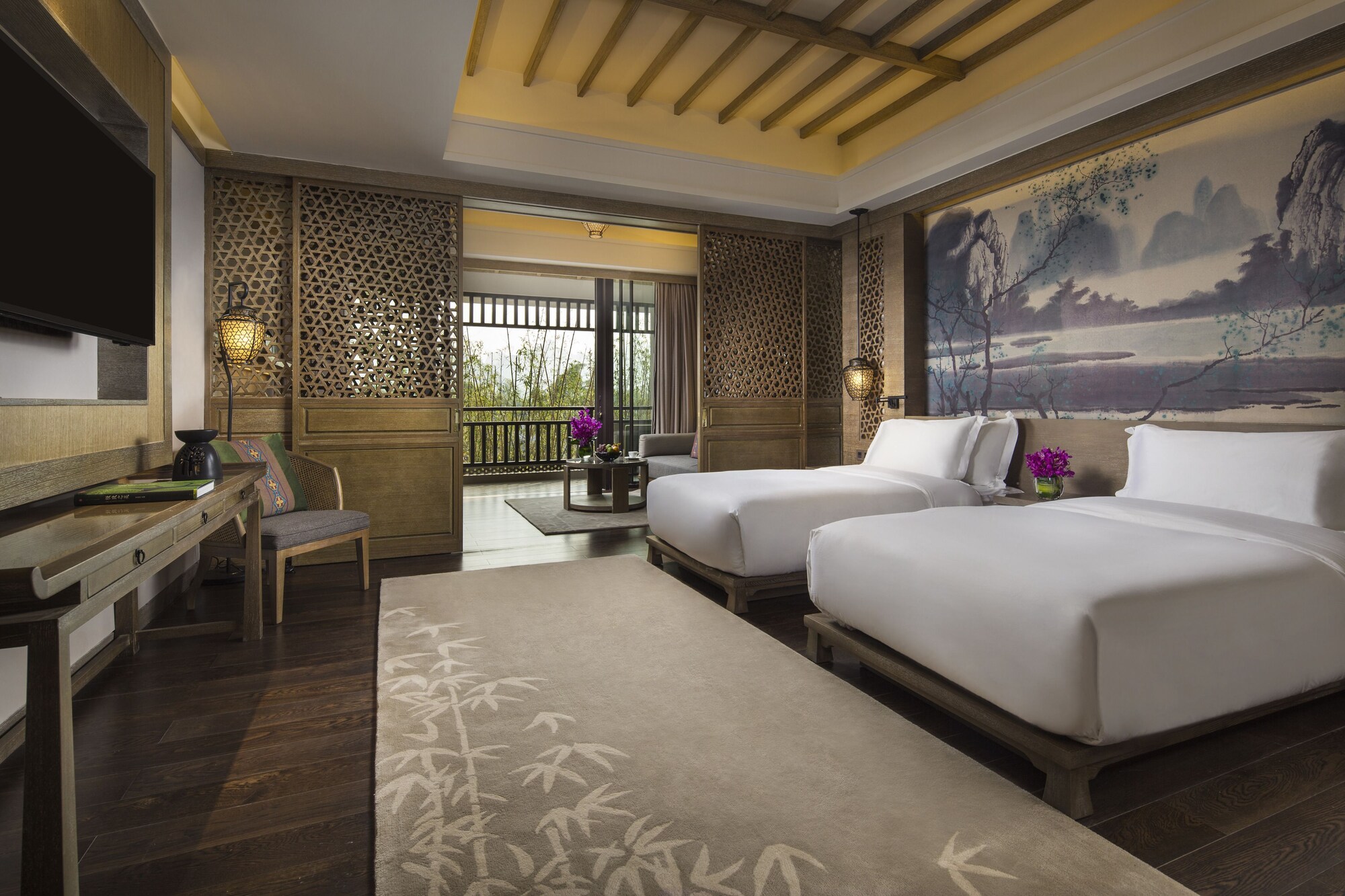 Lake, Suite, Twin Beds