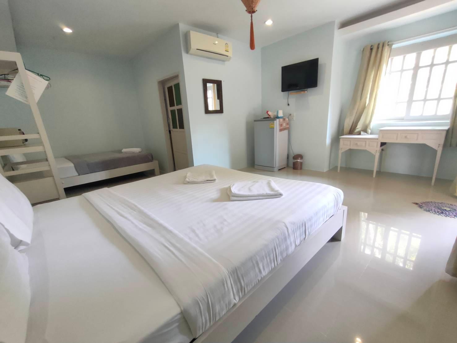 ROOM, TRIPLE, GARDEN VIEW