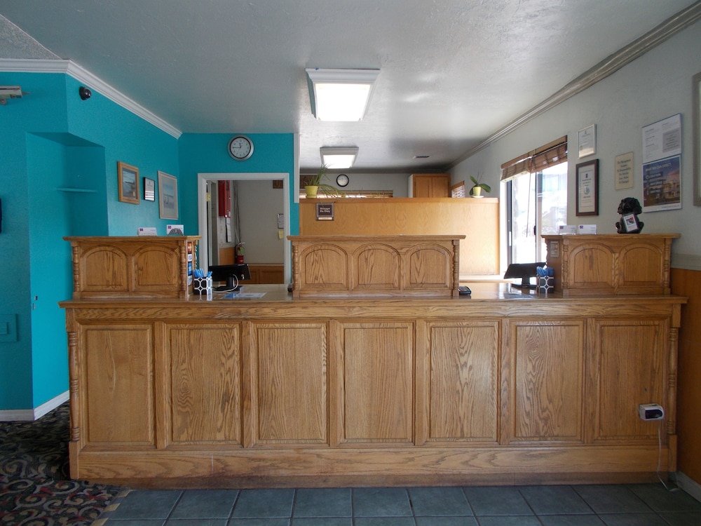 Motel6 Fort Bragg, CA 6/49