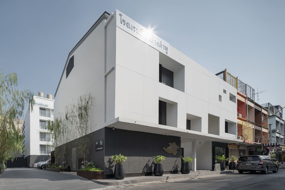 Lilit Bang Lumphu Hotel 58/66