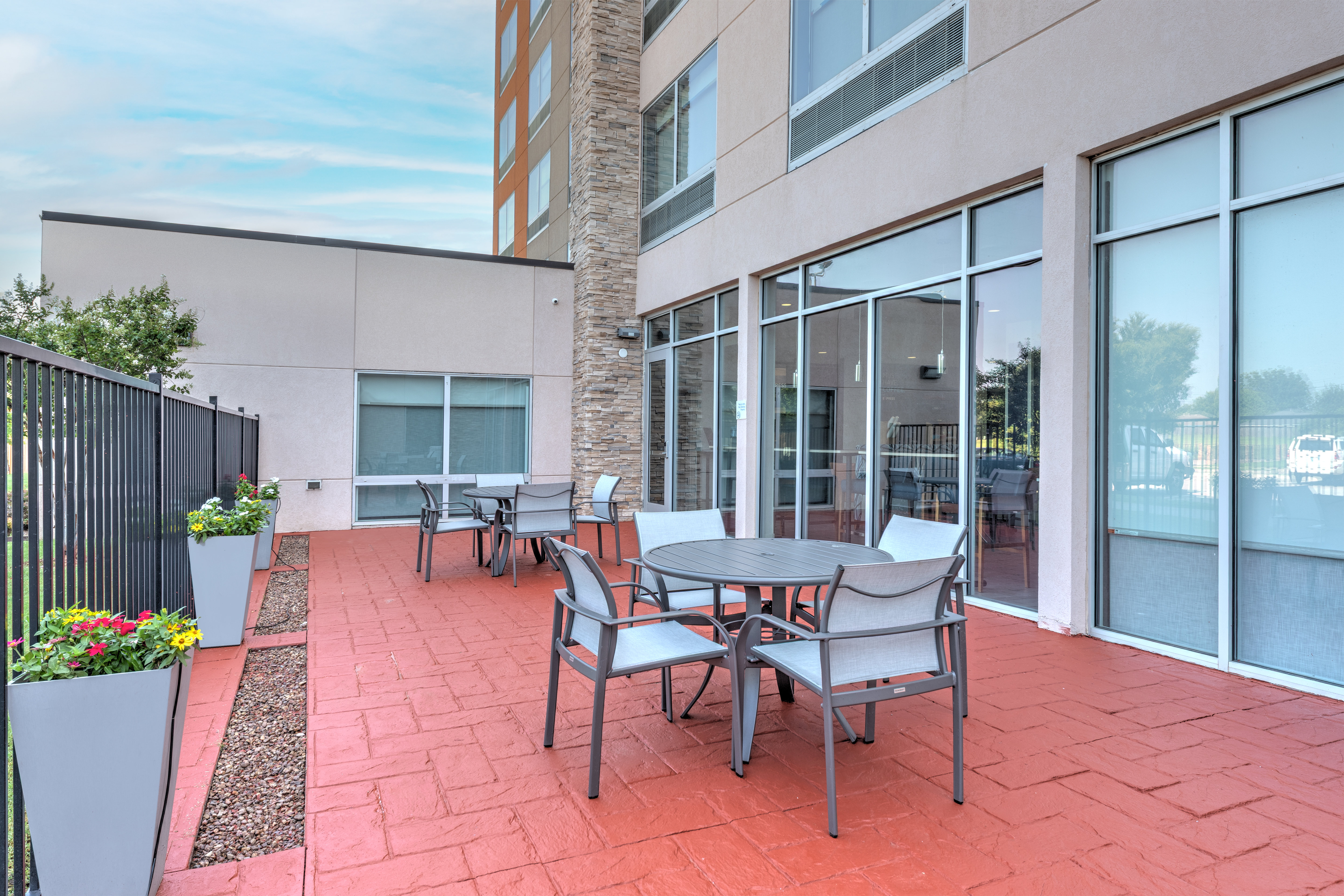 HOLIDAY INN EXPRESS & SUITES MOORE 59/75