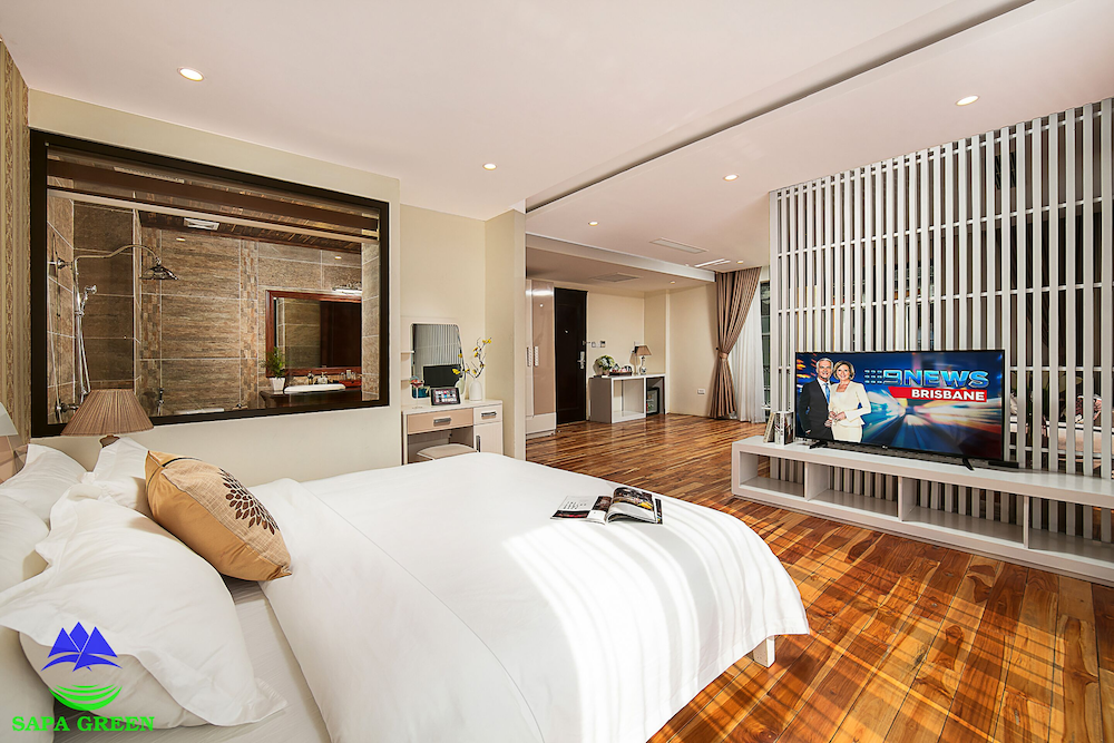 LUXURY, SUITE
