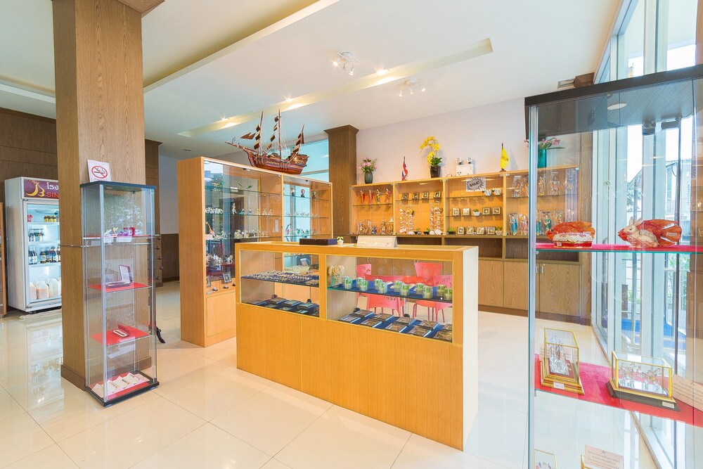 Sinkiat Buri Hotel 19/67