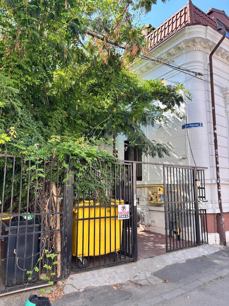 X Hostel Bucharest 32/44