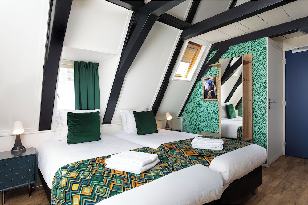 Room, Twin Beds, Attic