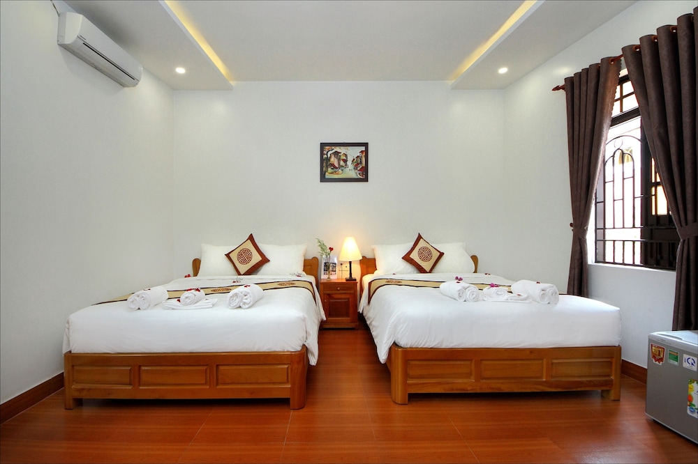 BLUE LAKE HOMESTAY 17/56