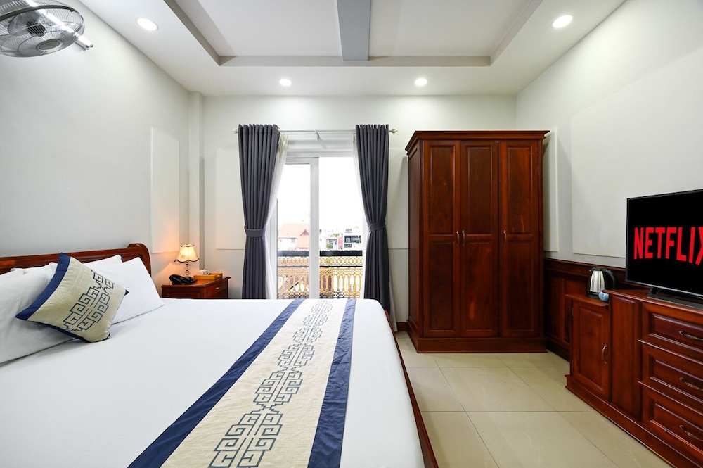 Sky Star Hotel 11/50
