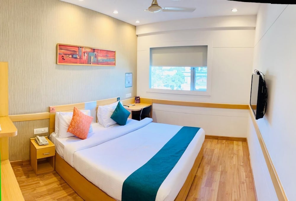 Mango Grove Hotel Chandigarh 19/62
