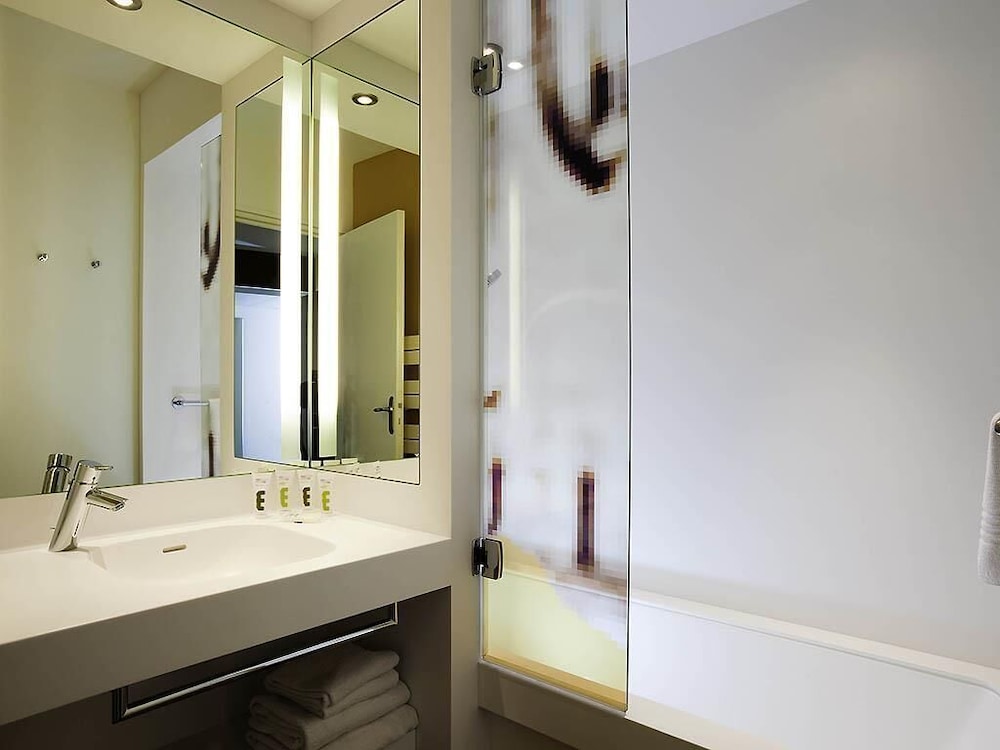 Mercure Avignon Centre Palais des Papes Hotel 69/70