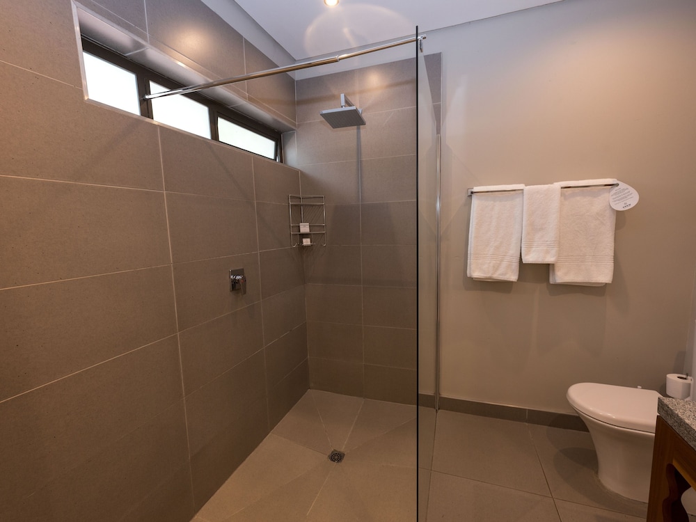 جناح ديلوكس، ANEW Resort Hunters Rest Rustenburg 12/12