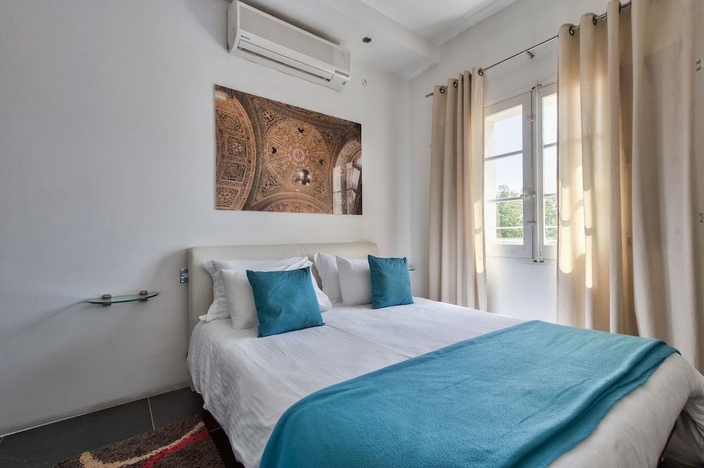 Barrakka Suites 10/50