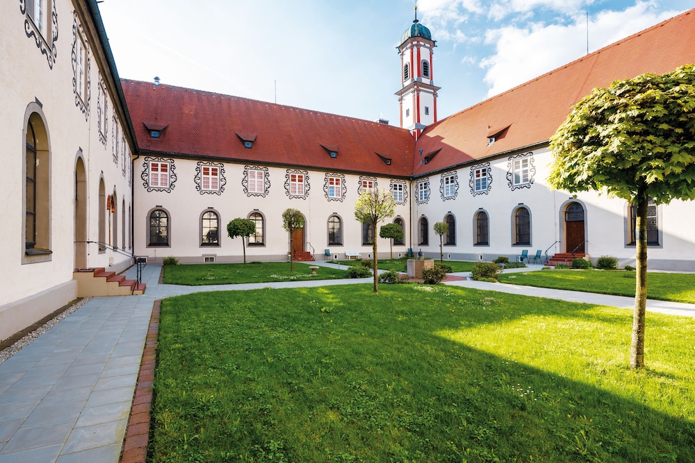 Kuroase Im Kloster 60/67