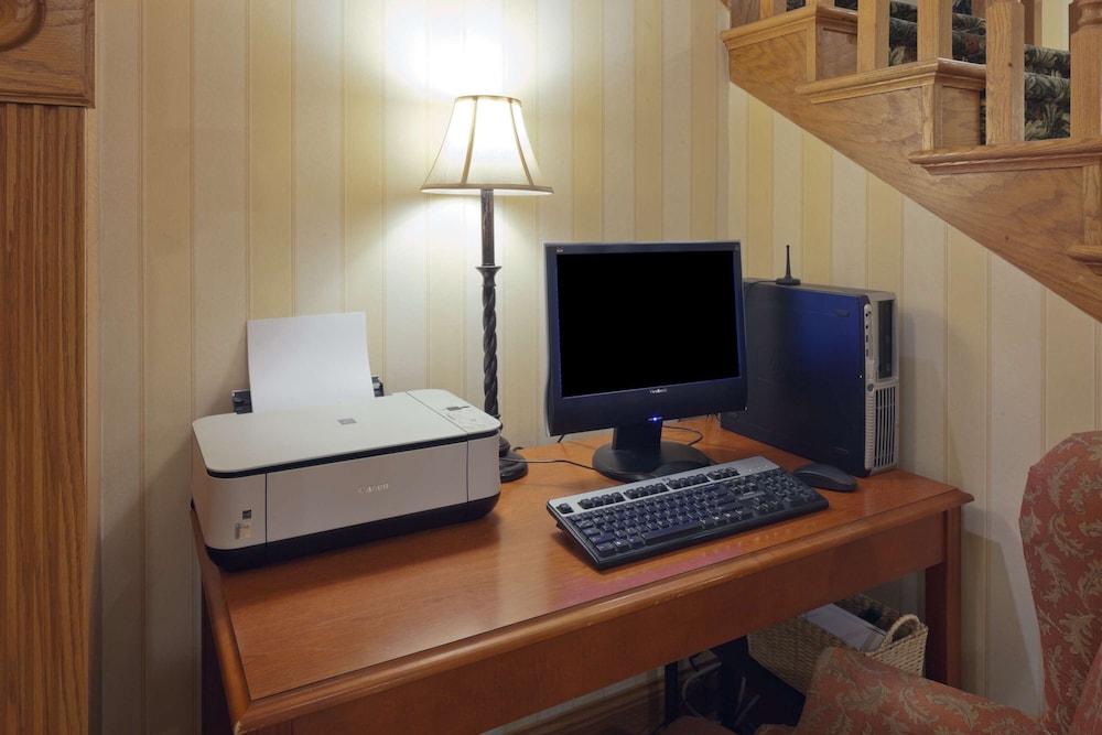 Country Inn and Suites by Radisson Prairie du Chien 34/36