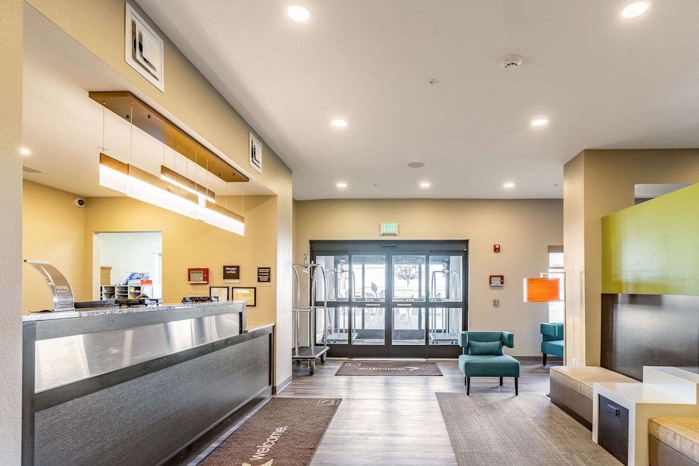 Sleep Inn & Suites Mt. Hope near Auction & Event Center 9/37