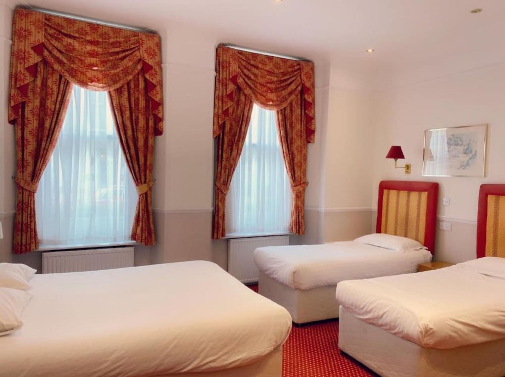 Hyde Park Radnor Hotel 7/40