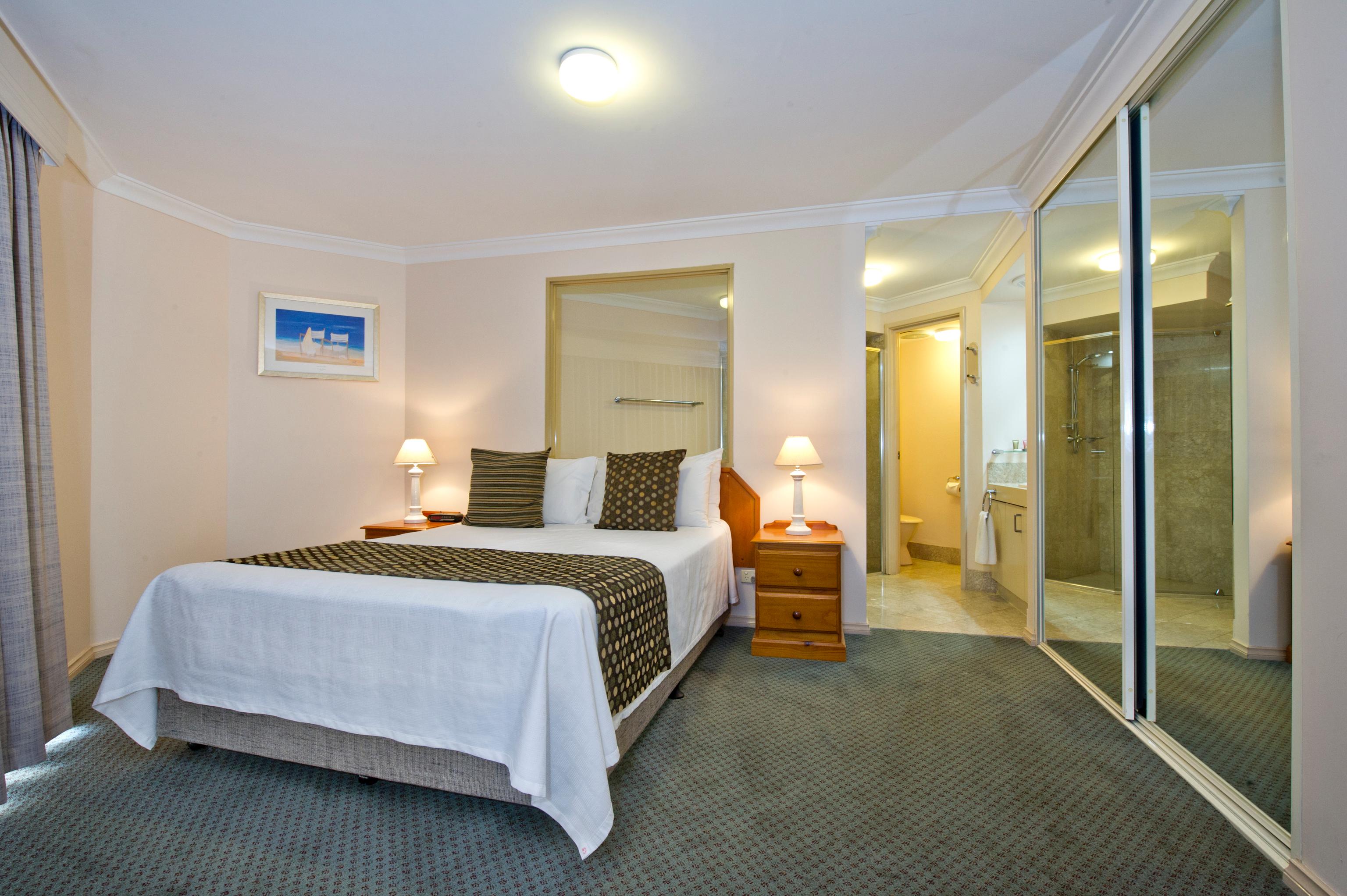 3 Bedrooms, Apartment, Lake Side