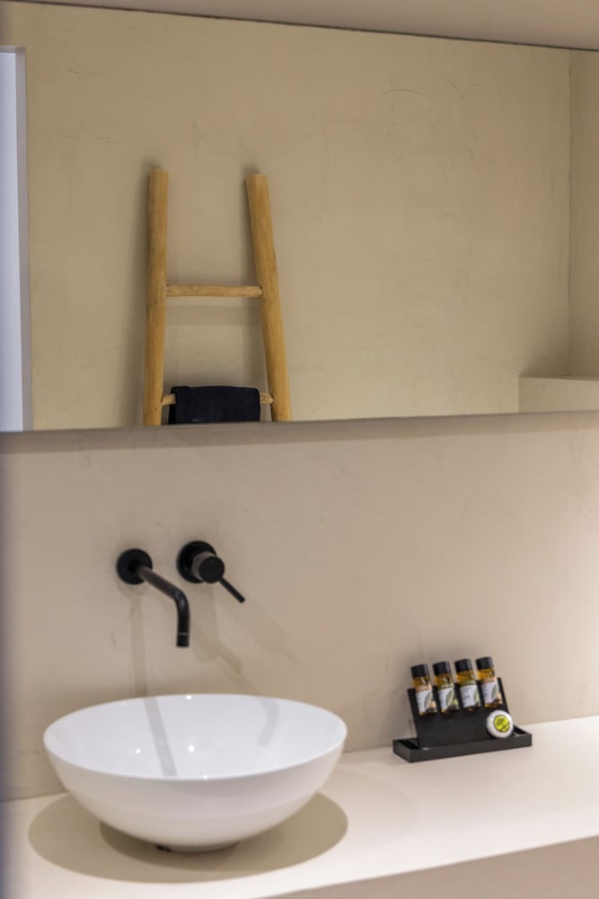 Arco Solium Suites 48/48