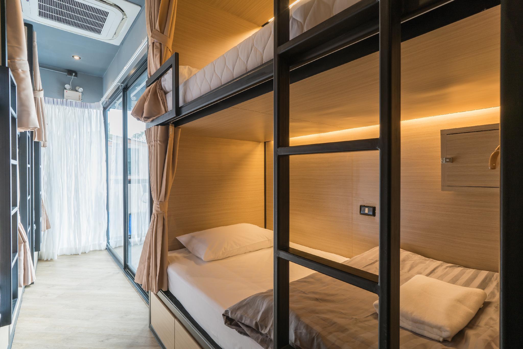Mixed Dorm, Economy, Single, 10 Bunk Beds